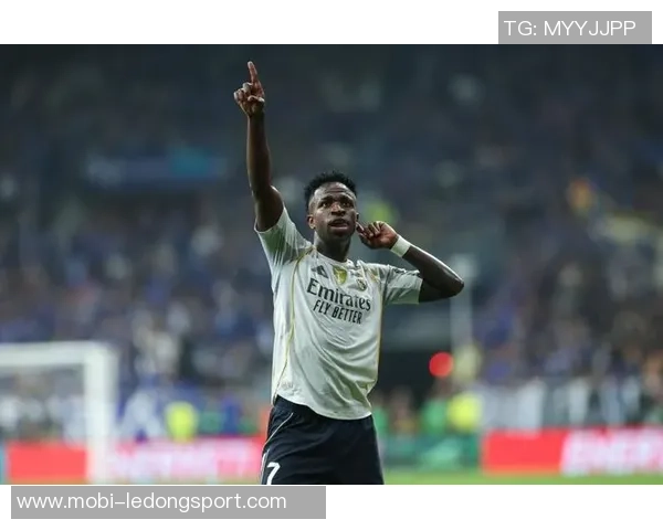 姆巴佩与维尼修斯温馨合影传递友谊力量永远支持彼此的信念 姆巴佩与维尼修斯温馨合影传递友谊力量永远支持彼此的信念