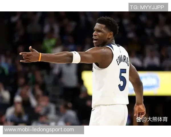 戈贝尔谈爱德华兹成长之路强调组织能力与被包夹的尊重意义