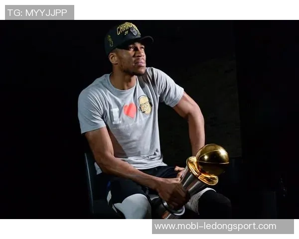 莱昂纳德分享签名鞋设计灵感源于女儿对网球的热爱与影响